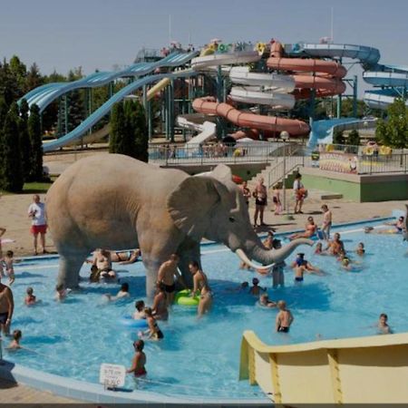 Beach Deluxe Apartman Hajdúszoboszló Extérieur photo